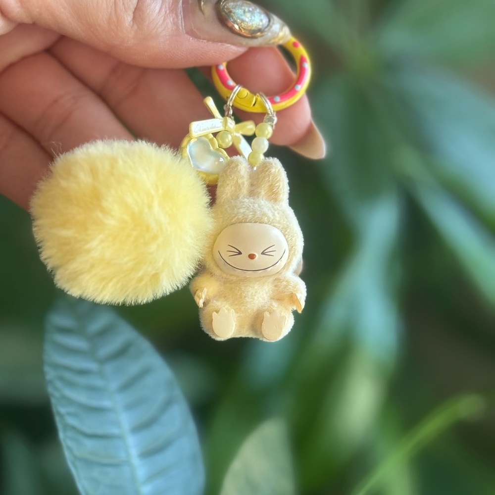 Pink New mini flocked have a seat labubu keychain - Picture 5 of 6